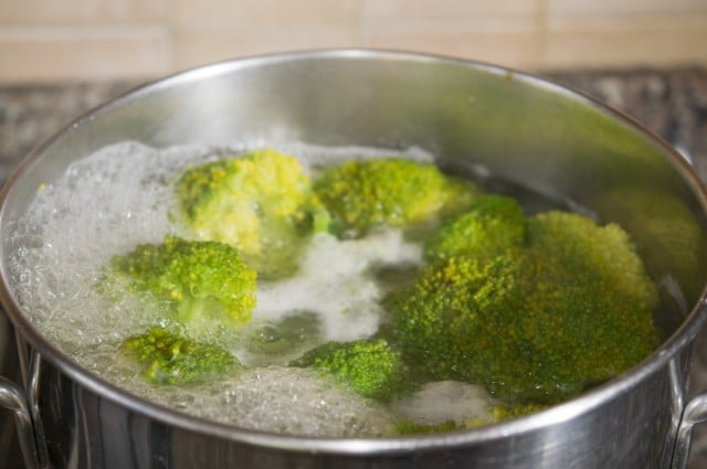 Cooking broccoli