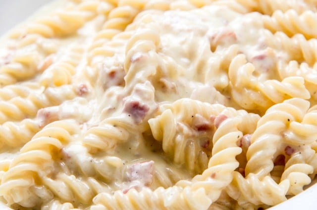 pasta with creamy cheese