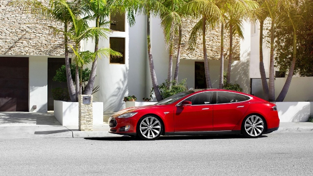 model-s-photo-gallery-05 (640x360)