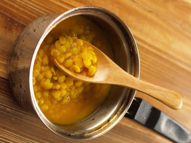 Lentils, pot, cooking