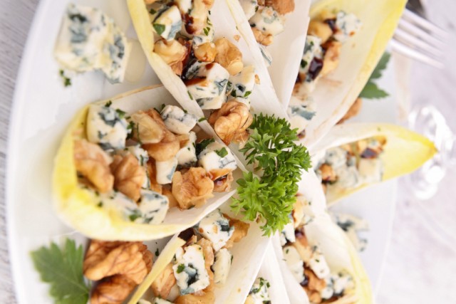 chicory/endive, cheese, walnut and honey