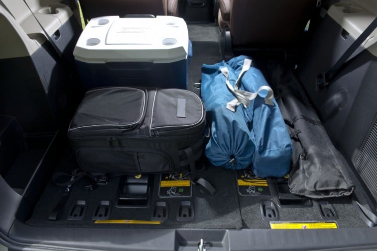 2015_Toyota_Sienna_LTD_018