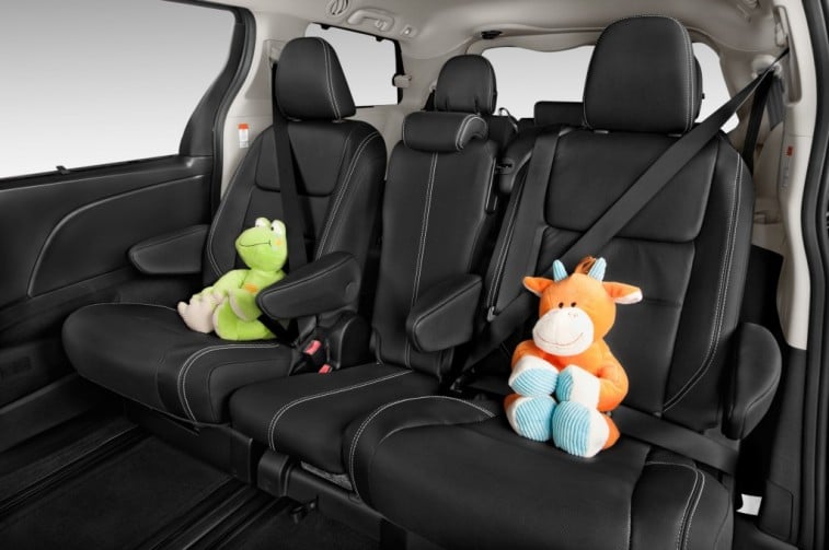 10 of the Best Auto Buys With 3rd Row Seating - Page 7 10 of the Best Auto Buys With 3rd Row Seating - Page 7