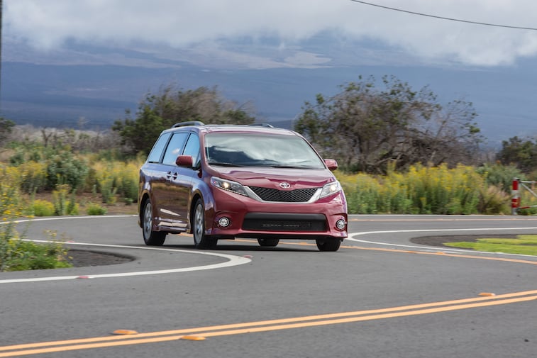 2015_Toyota_Sienna_SE_32
