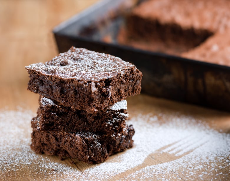 Chocolate brownies with powdered sugar