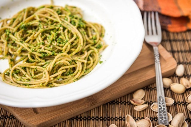 Spaghetti Pasta, Noodle Pesto, pistachios