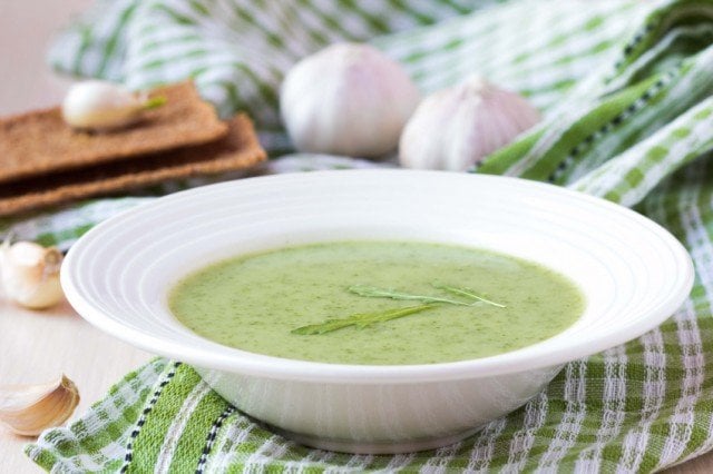 Green cream soup, arugula
