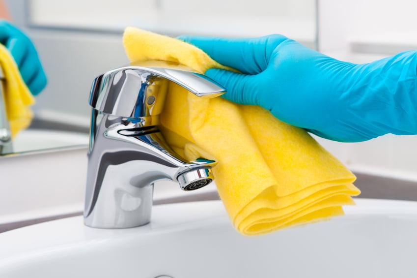 hand in glove cleaning faucet