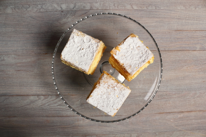 Cream Pie Cakes, powdered sugar