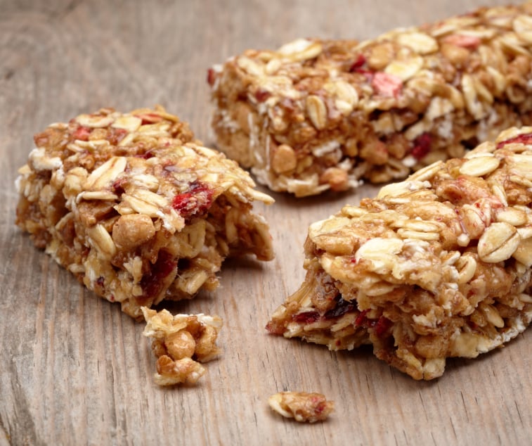 granola bars with dried fruit