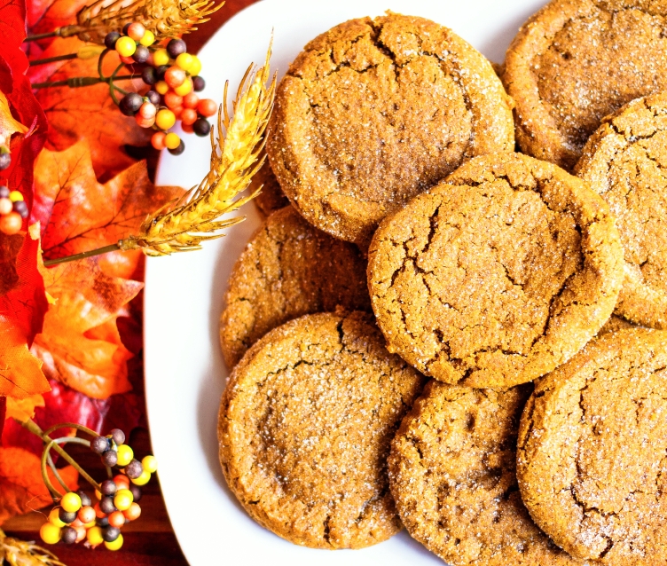 6 Vegan Cookie Dough Recipes You Can Bake or Eat Raw