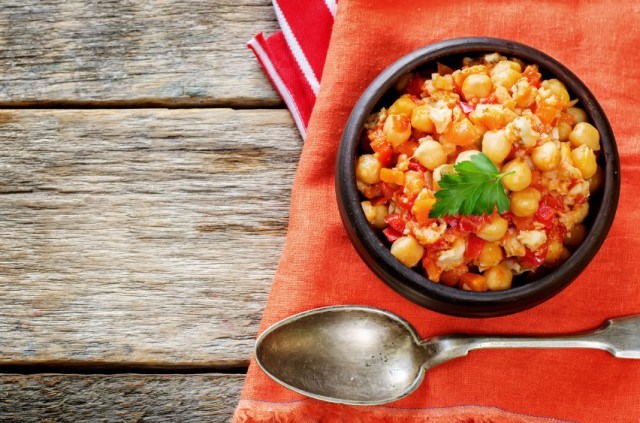 chickpeas, vegetables, pangasius