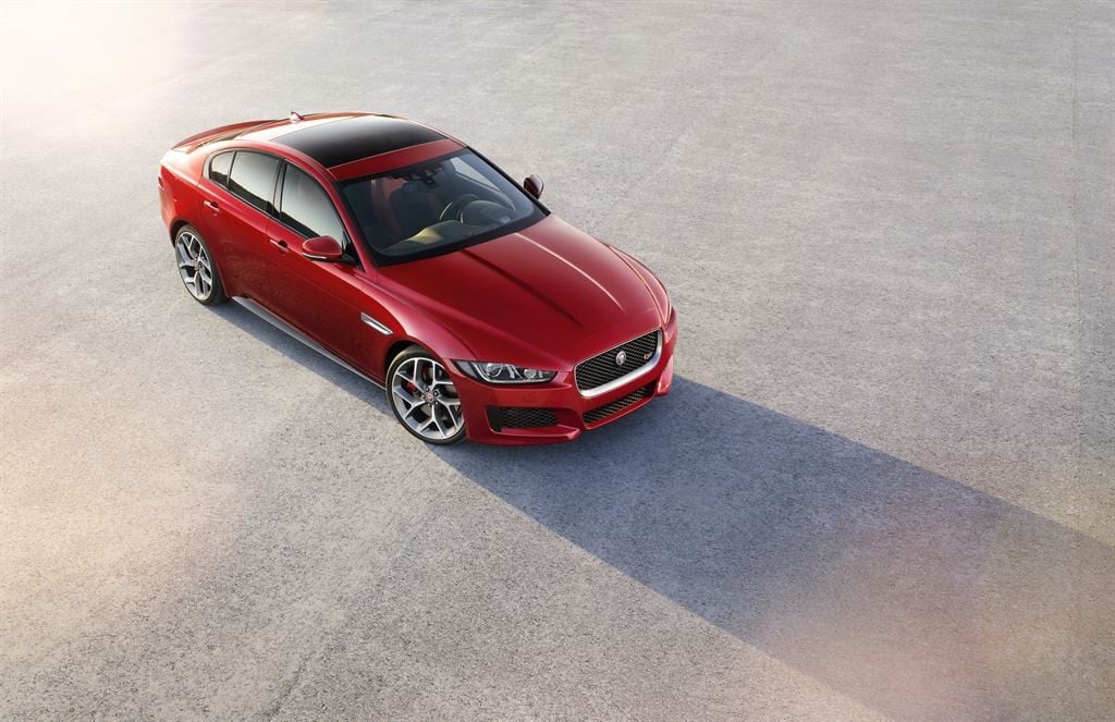 jag_xe_most_beautiful_car_award_image_280115_01_LowRes
