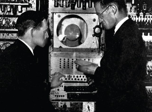 Tom Kilburn (left) and F.C. Williams with the Manchester Baby