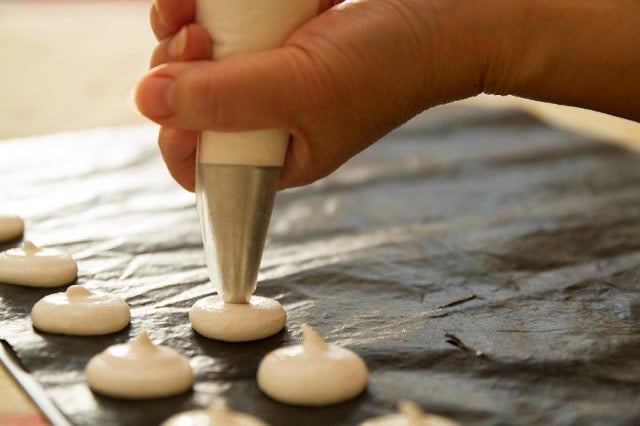 baking macarons at home, meringue