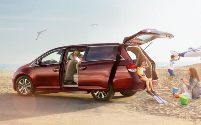 2015-honda-odyssey-exterior-side2