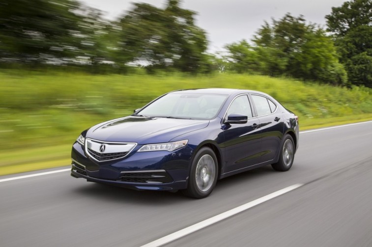 2015_Acura_TLX_Exterior_2_L4_05