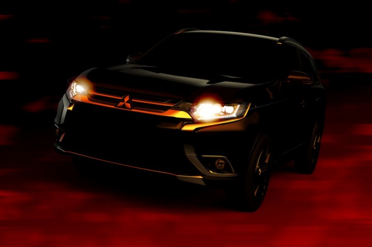 2016_Mitsubishi_Outlander_Front