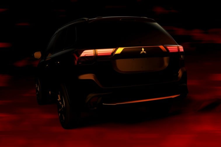 2016_Mitsubishi_Outlander_Rear