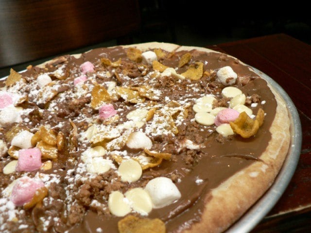 chocolate marshmallow pizza