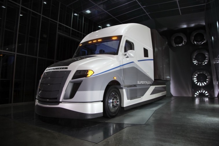 Freightliner-SuperTruck-Concept-2