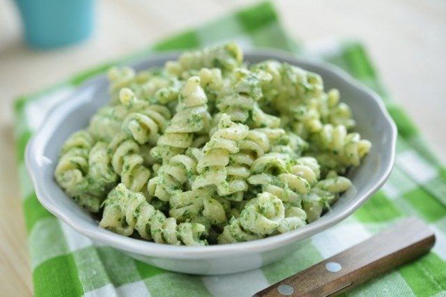 mac and cheese with pesto