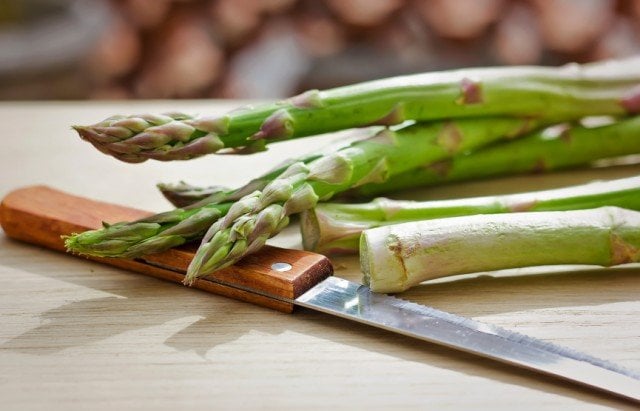 asparagus chopping, knife