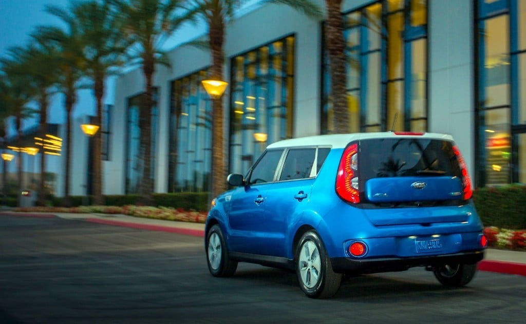 gallery_soul_ev_2015_exterior_004--kia-1280x-jpg
