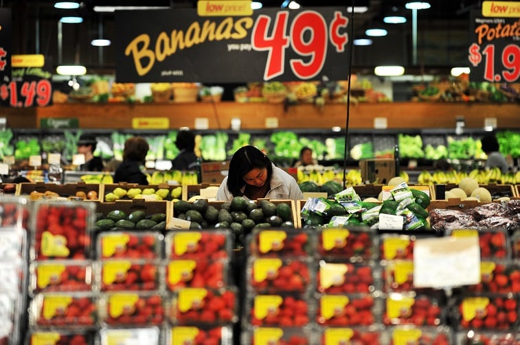 a woman shops at Wegmans Foods store in Fairfax, Virginia - Source: Jewel Samad/AFP/Getty Images