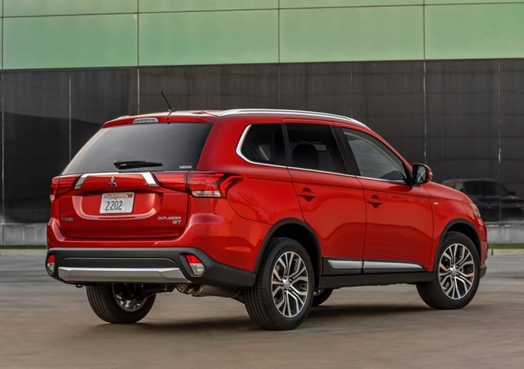 2016Outlander_21