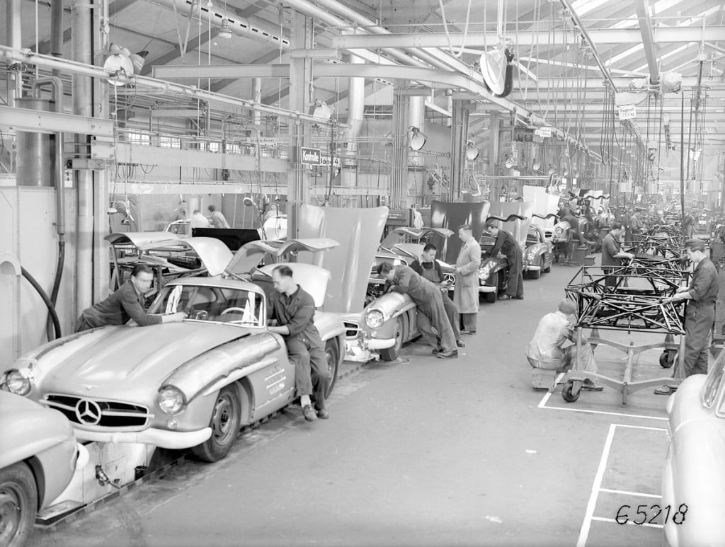 Mercedes-Benz 300SL Gullwing assembly