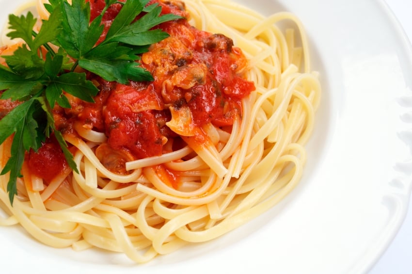 Linguine with Clams and Tomato Sauce