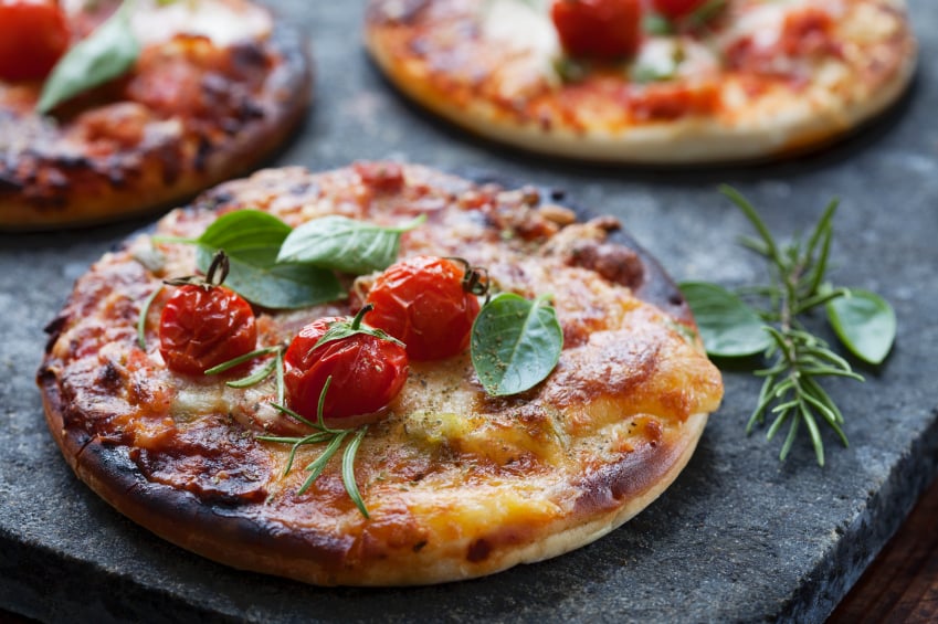 tomato pizzas, mini