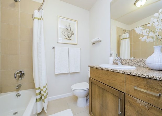 4 Design Tips to Make a Small Bathroom Better1