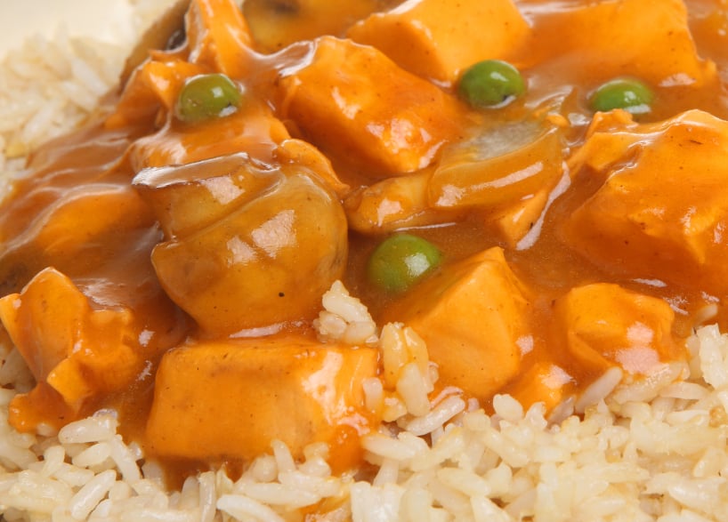 chicken curry, peas