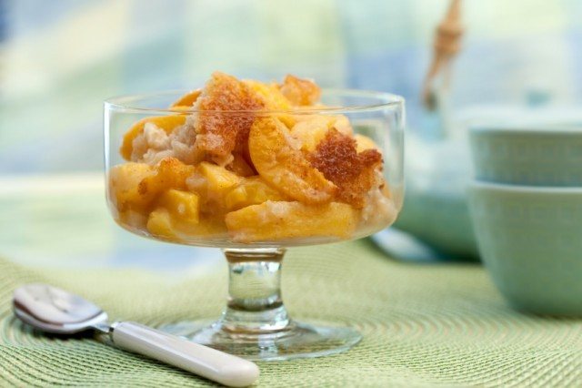 Freshly-Baked-Peach-Cobbler-640x426.jpg