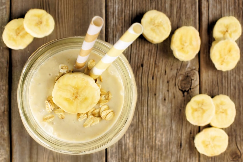 Banana oatmeal breakfast smoothie