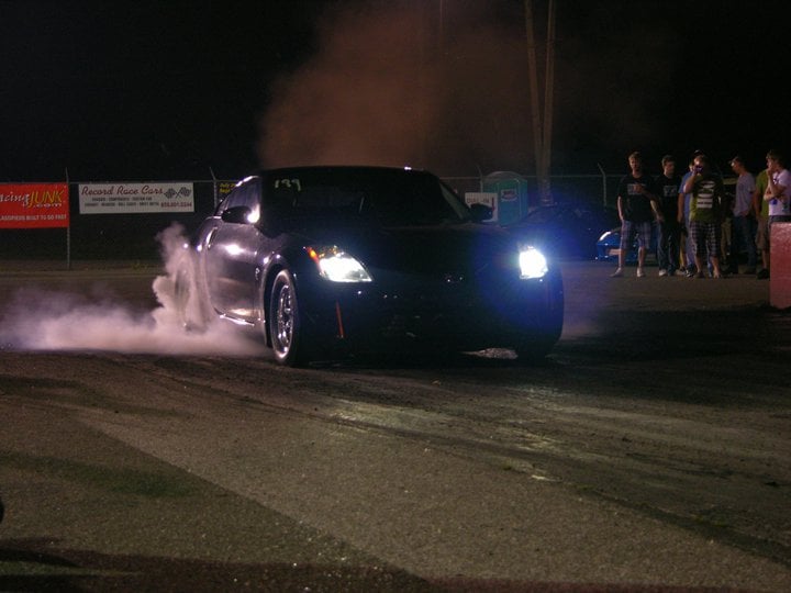 Car drag racing