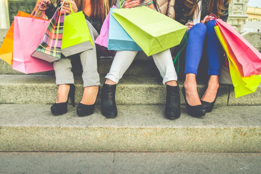 Women with shopping bags