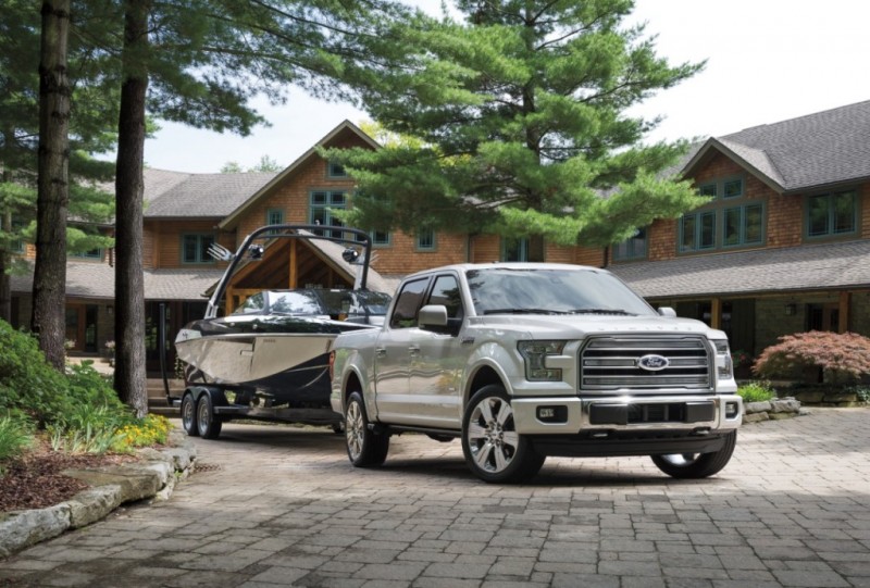 16F150_LTD_SuperCrew_34FrntBoatCottage_HR