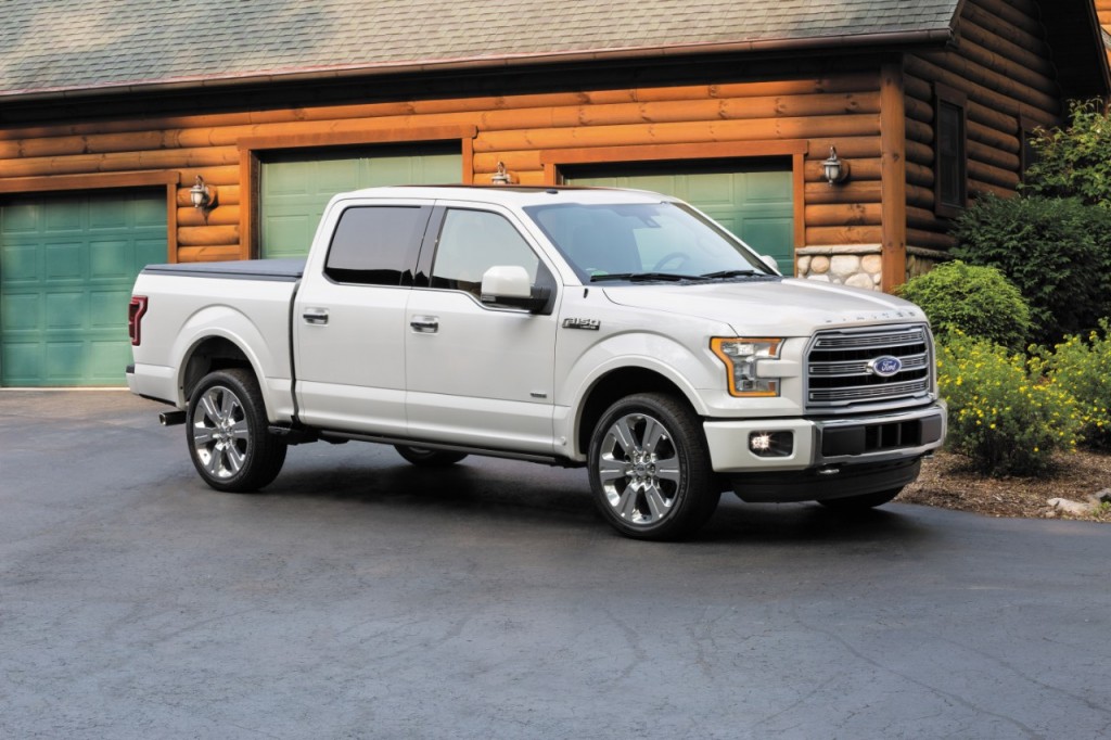 16_F150_LTD_78FrntPassLogHome_HR