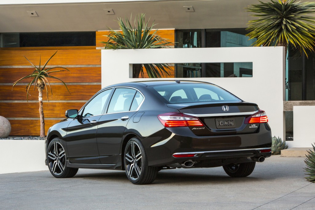2016_Honda_Accord_2