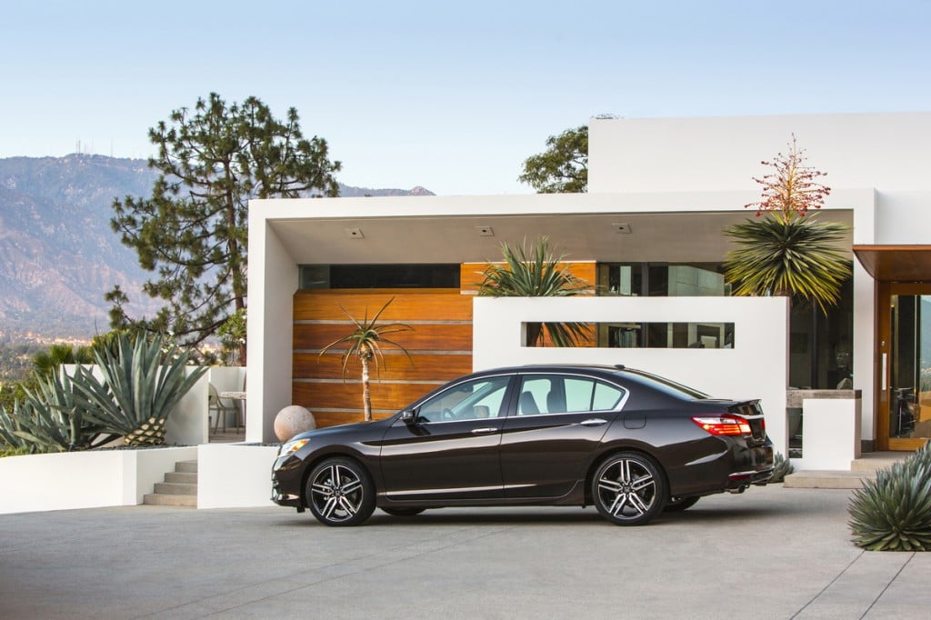 2016_Honda_Accord_3