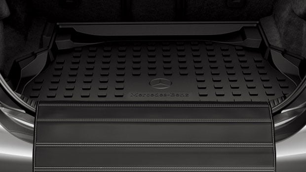 The optional bumper sill protector is a great way to guarantee that the rear sill remains scratch-free | Mercedes-Benz