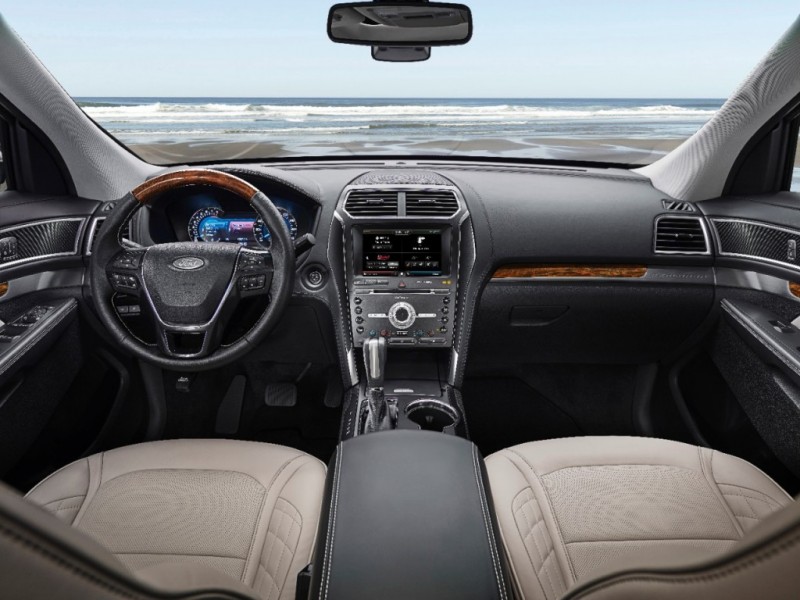 16FordExplorer_06_HR
