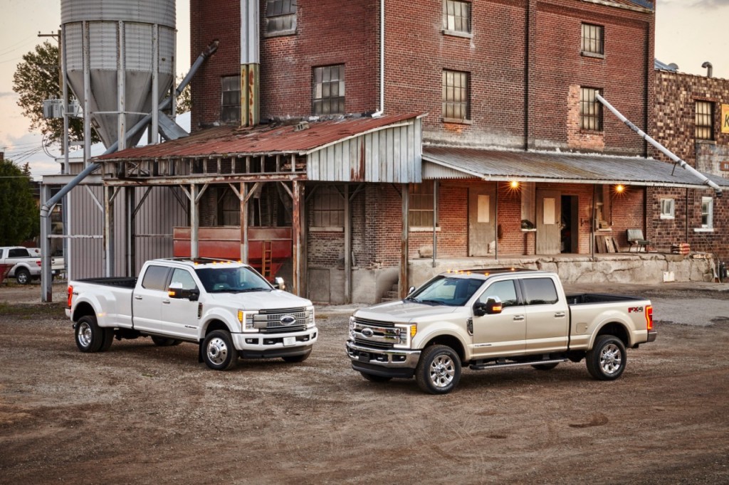 17FordF350+F450_5730_HR