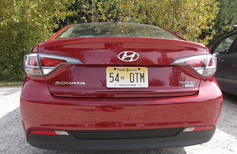2016 Sonata Hybrid Eric Schaal/Autos Cheat Sheet