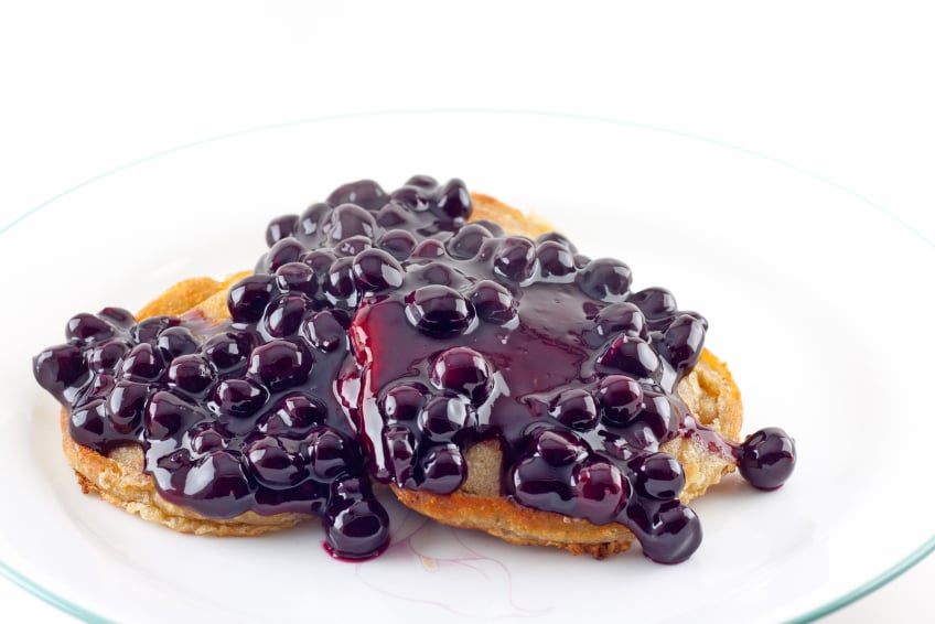 pancakes with blueberry sauce
