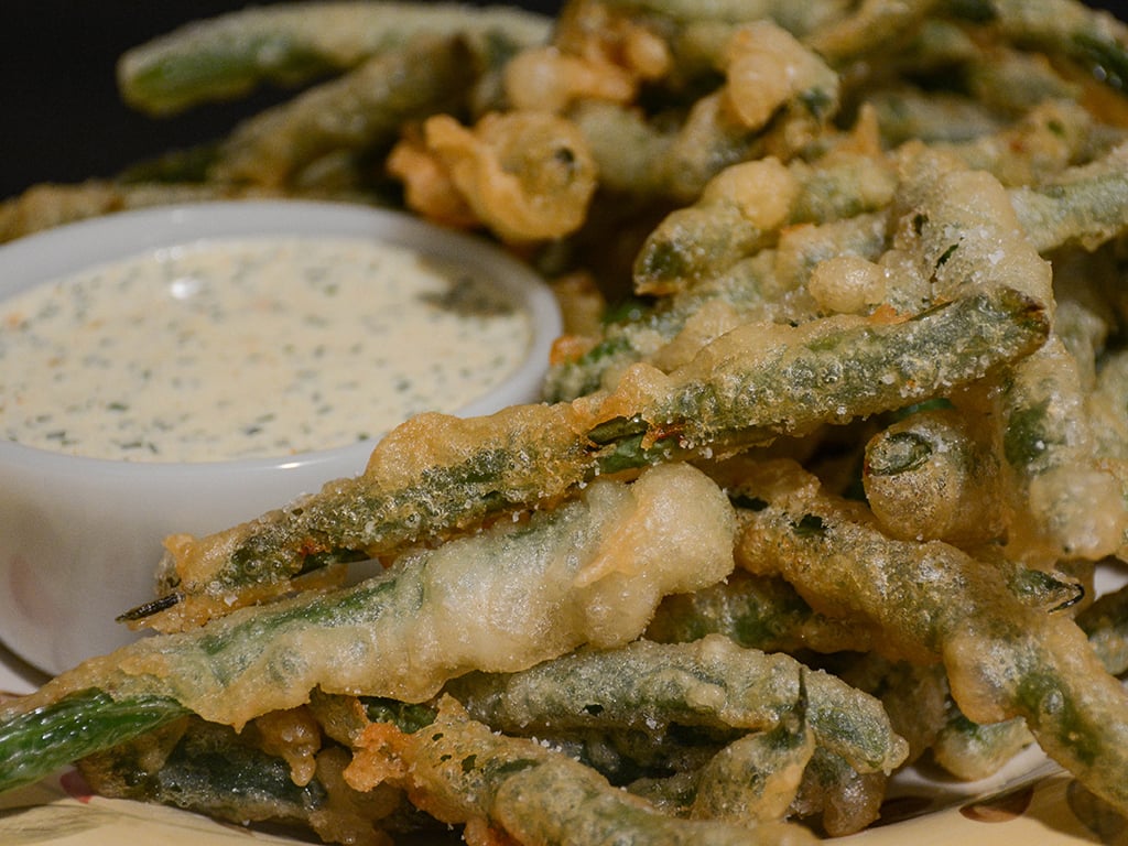 beer-battered green beans with spicy buttermilk dressing 1