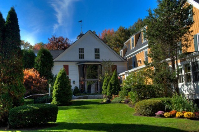 white barn inn
